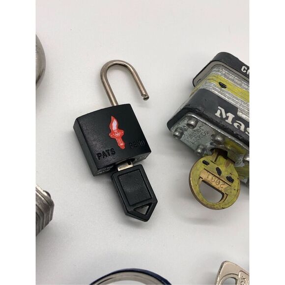 Lot of 5 Master Locks with Key, Combo—Vintage and New - Picture 13 of 16